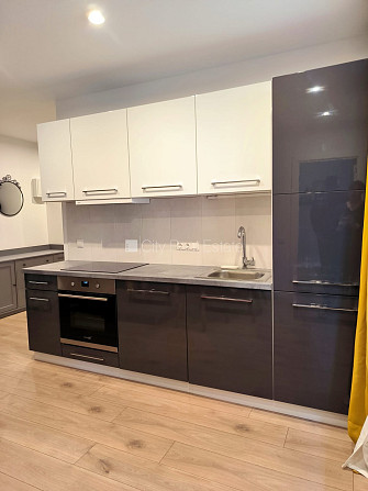 Здание во дворе, закрытый двор, возможность аренды парковки, вход со двора, во Рига - изображение 2