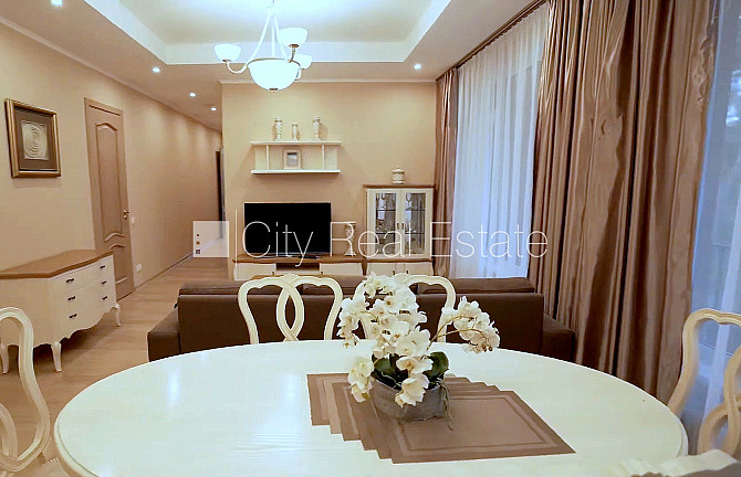 Zeme īpašumā, jaunceltne, pagrabstāvā pieejama noliktava, labiekārtota apzaļumota Jūrmala - foto 1