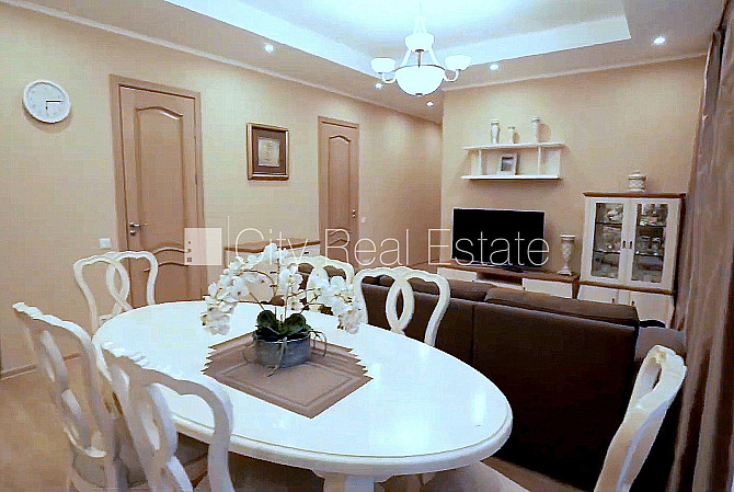 Zeme īpašumā, jaunceltne, pagrabstāvā pieejama noliktava, labiekārtota apzaļumota Jūrmala - foto 2