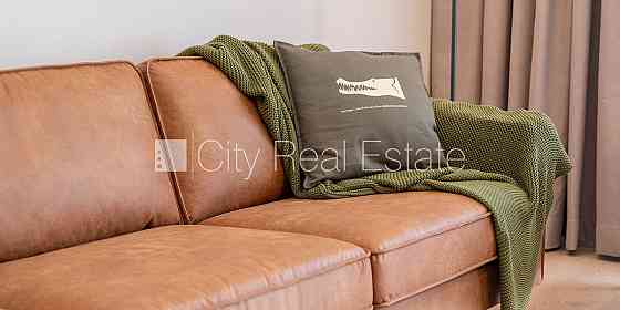 Новостройка, фасадный дом, благоустроенная озеленённая территория, подземная Юрмала