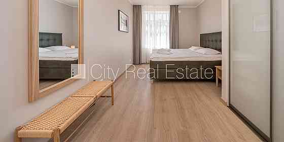 Новостройка, фасадный дом, благоустроенная озеленённая территория, подземная Юрмала