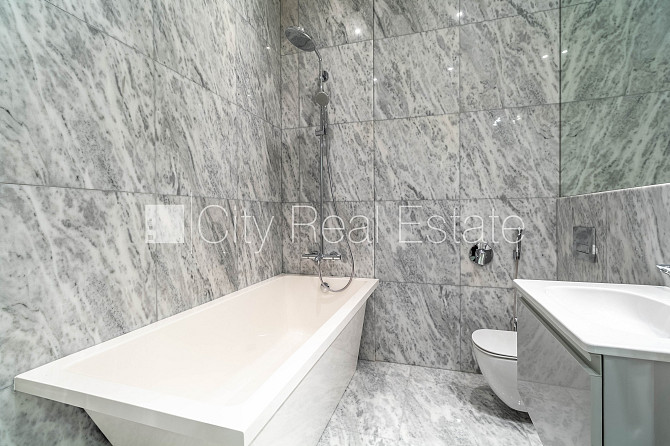 Jaunceltne, slēgts pagalms, ieeja no pagalma, ir lifts, balkons 1,80 m2, logi vērsti uz pagalma Rīga - foto 5