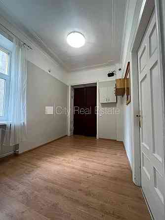 Лифт, окна выходят в обе стороны дома, центральное отопление, раздельный санузел, Rīga