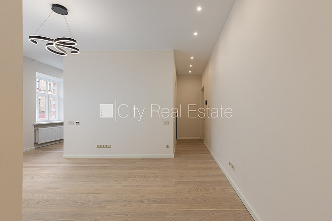 Pagalma ēka, renovēta māja, labiekārtots apzaļumots pagalms, slēgts pagalms, iespēja nomāt Rīga - foto 10