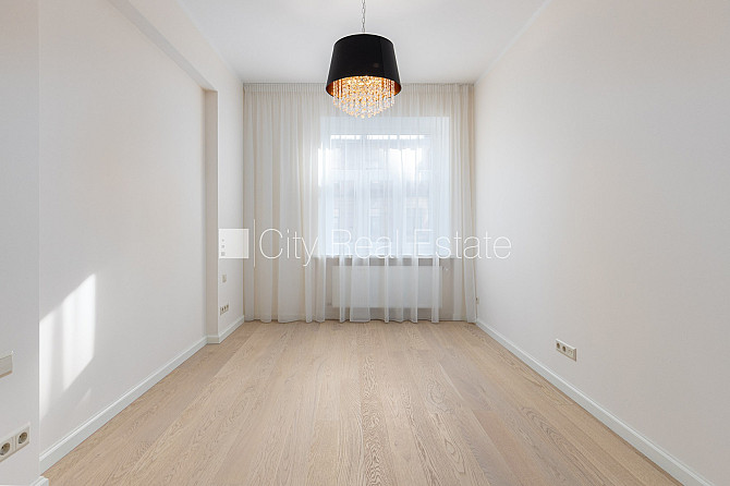 Fasādes māja, renovēta māja, labiekārtots apzaļumots pagalms, slēgts pagalms, iespēja Rīga - foto 14