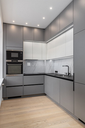 Fasādes māja, renovēta māja, labiekārtots apzaļumots pagalms, slēgts pagalms, iespēja Rīga - foto 4