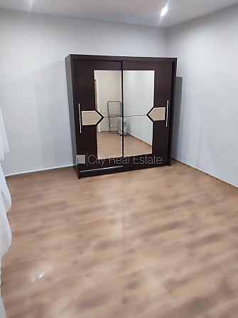 Количество квартир в здании 4 шт., зеленая территория, бесплатная стоянка во Рига - изображение 4