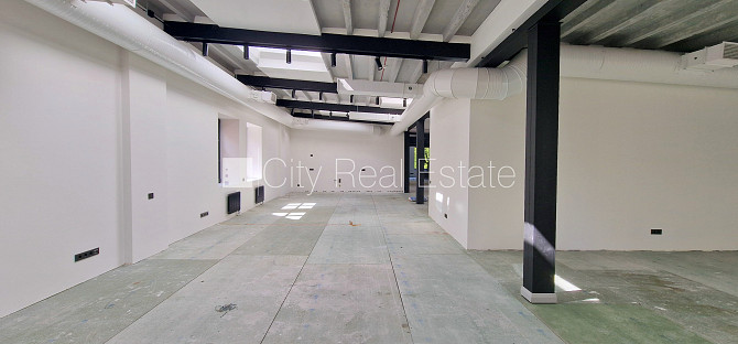 Jaunceltne, pagalma ēka, labiekārtots apzaļumots pagalms, ieeja no ielas, ir lifts, logi vērsti Rīga - foto 6