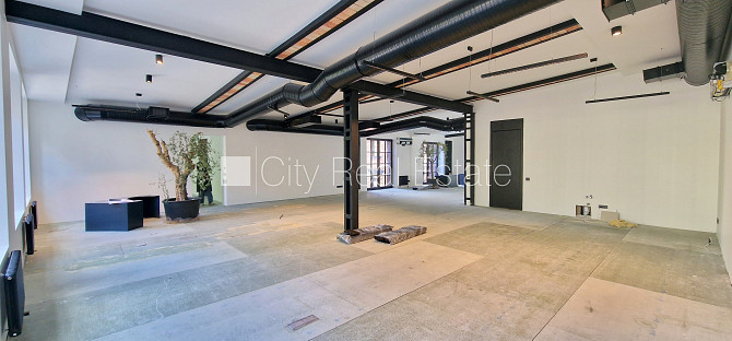 Jaunceltne, pagalma ēka, labiekārtots apzaļumots pagalms, ieeja no ielas, ir lifts, logi vērsti Rīga - foto 10