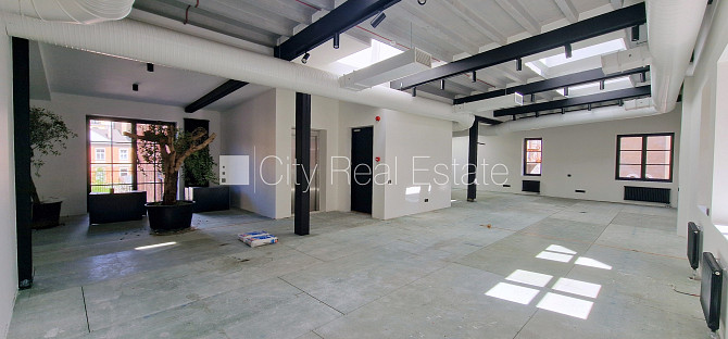 Jaunceltne, pagalma ēka, labiekārtots apzaļumots pagalms, ieeja no ielas, ir lifts, logi vērsti Rīga - foto 7