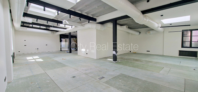 Jaunceltne, pagalma ēka, labiekārtots apzaļumots pagalms, ieeja no ielas, ir lifts, logi vērsti Rīga - foto 5