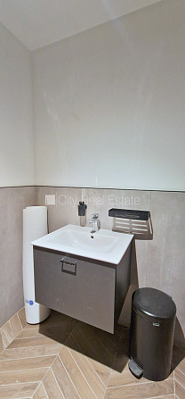 Jaunceltne, pagalma ēka, labiekārtots apzaļumots pagalms, ieeja no ielas, ir lifts, logi vērsti Rīga - foto 14