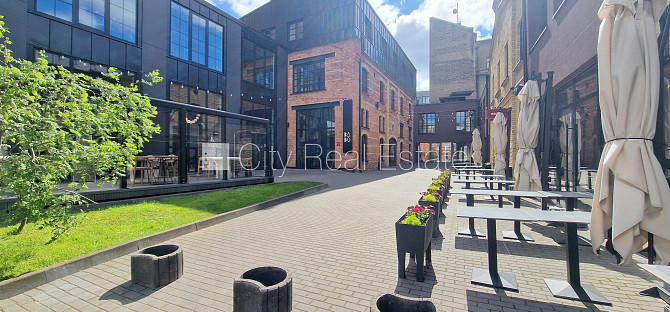 Jaunceltne, pagalma ēka, labiekārtots apzaļumots pagalms, ieeja no ielas, ir lifts, logi vērsti Rīga - foto 1