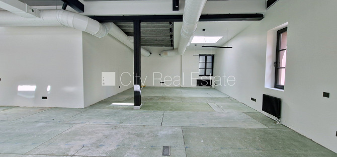 Jaunceltne, pagalma ēka, labiekārtots apzaļumots pagalms, ieeja no ielas, ir lifts, logi vērsti Rīga - foto 4