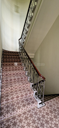 Fasādes māja, renovēta māja, labiekārtota apzaļumota teritorija, iespēja nomāt Rīga - foto 17