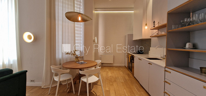 Fasādes māja, renovēta māja, labiekārtota apzaļumota teritorija, iespēja nomāt Rīga - foto 5