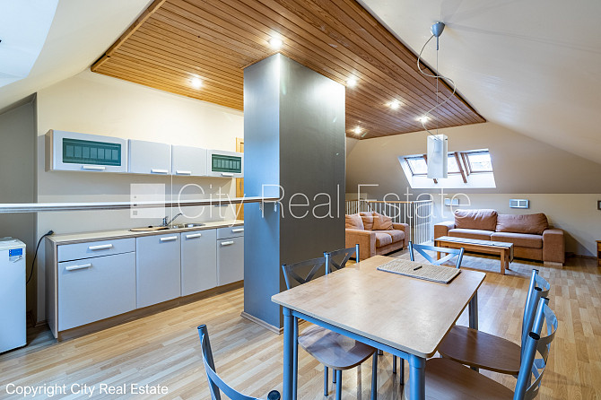 Благоустроенный озеленённый двор, территория обнесена забором, гараж на одну Юрмала - изображение 19