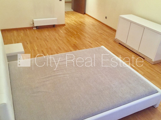 Projekts - Park Side, jaunceltne, fasādes māja, labiekārtots apzaļumots pagalms, slēgts Rīga - foto 2