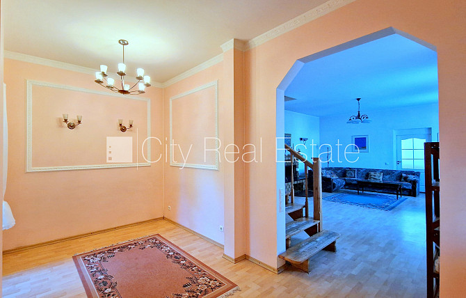 Privātmāja, fasādes māja, renovēta māja, labiekārtots apzaļumots pagalms, garāža vienai Jūrmala - foto 16