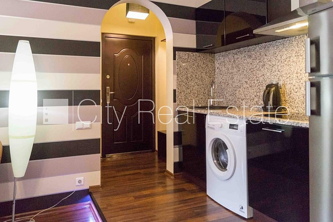 Projekts - Aleksandra Čaka 33, fasādes māja, ieeja no ielas, ir lifts, kāpņu telpa pēc Rīga - foto 2