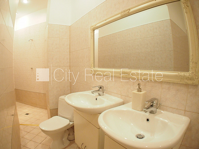 Pagalma ēka, slēgts pagalms, maksas stāvvieta, ieeja no pagalma, logi vērsti mājas abās Rīga - foto 14