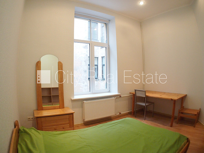 Pagalma ēka, slēgts pagalms, maksas stāvvieta, ieeja no pagalma, logi vērsti mājas abās Rīga - foto 8