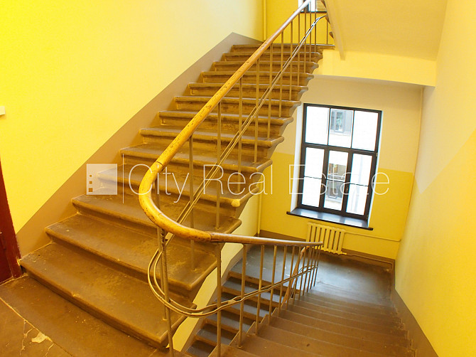 Pagalma ēka, slēgts pagalms, maksas stāvvieta, ieeja no pagalma, logi vērsti mājas abās Rīga - foto 19