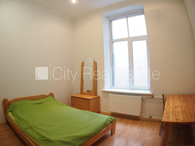 Pagalma ēka, slēgts pagalms, maksas stāvvieta, ieeja no pagalma, logi vērsti mājas abās Rīga - foto 7