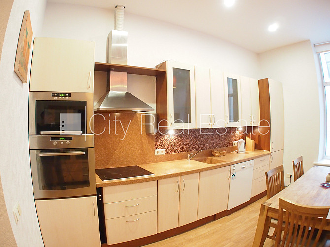 Pagalma ēka, slēgts pagalms, maksas stāvvieta, ieeja no pagalma, logi vērsti mājas abās Rīga - foto 6