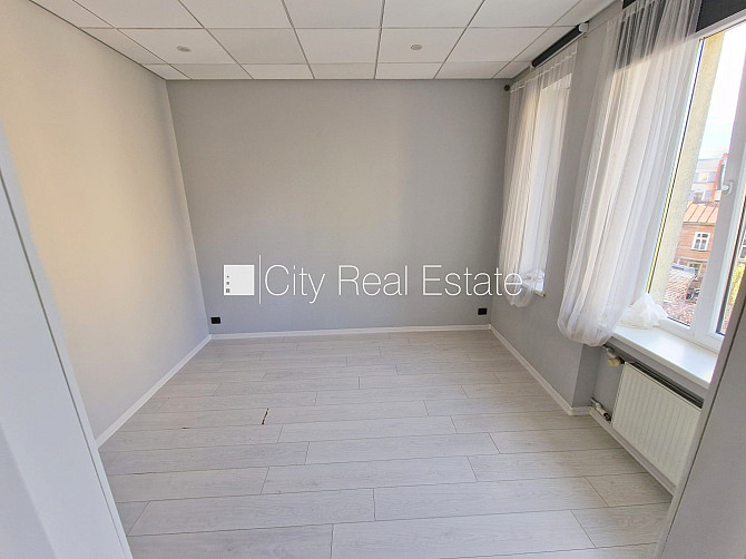 Fasādes māja, renovēta māja, ieeja no ielas, ir lifts, kāpņu telpa pēc kapitālā remonta, Rīga - foto 5