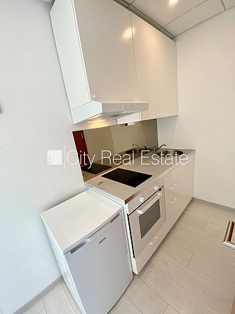 Fasādes māja, renovēta māja, ieeja no ielas, ir lifts, kāpņu telpa pēc kapitālā remonta, Rīga - foto 7