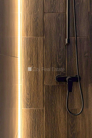 Fasādes māja, renovēta māja, slēgts pagalms, ieeja no ielas un pagalma, kāpņu telpa pēc Rīga - foto 18