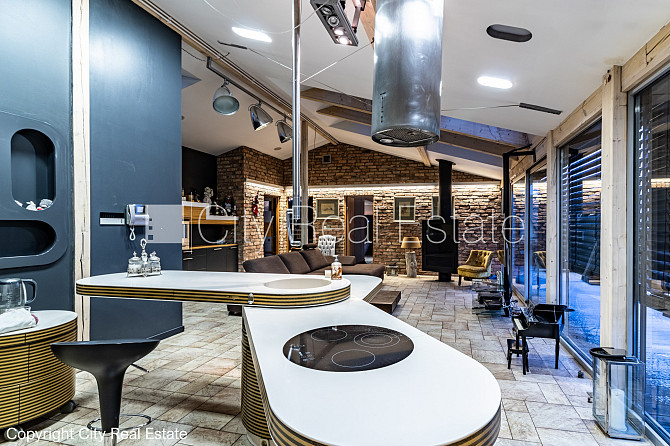 Fasādes māja, renovēta māja, ieeja no ielas, ir lifts, terase, logi vērsti mājas abās Rīga - foto 10