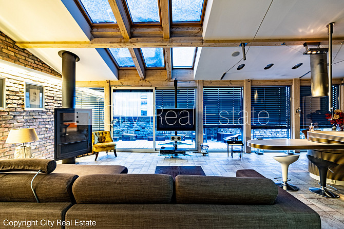 Fasādes māja, renovēta māja, ieeja no ielas, ir lifts, terase, logi vērsti mājas abās Rīga - foto 2