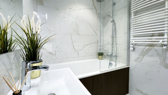 Jaunceltne, labiekārtota apzaļumota teritorija, vieta automašīnai, pazemes autostāvvieta, ir Rīga - foto 15