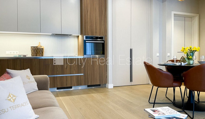 Jaunceltne, labiekārtota apzaļumota teritorija, vieta automašīnai, pazemes autostāvvieta, ir Rīga - foto 12