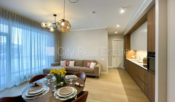 Jaunceltne, labiekārtota apzaļumota teritorija, vieta automašīnai, pazemes autostāvvieta, ir Rīga - foto 1