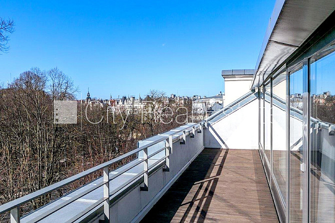 Fasādes māja, renovēta māja, labiekārtota apzaļumota teritorija, iespēja nomāt pazemes Rīga - foto 6