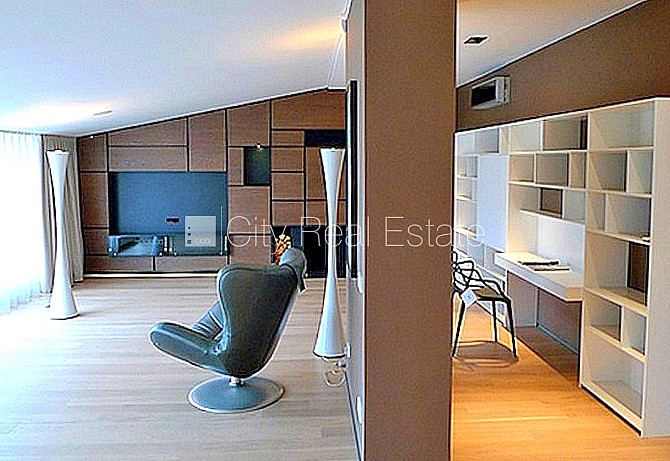 Fasādes māja, renovēta māja, labiekārtota apzaļumota teritorija, iespēja nomāt pazemes Rīga - foto 9