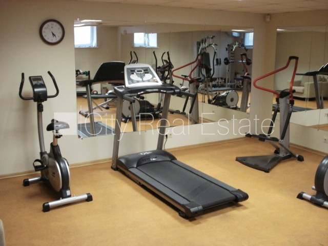 Projekts - Kalpaka Residence, renovēta māja, iežogota teritorija, ieeja no ielas, ir lifts, Rīga - foto 13