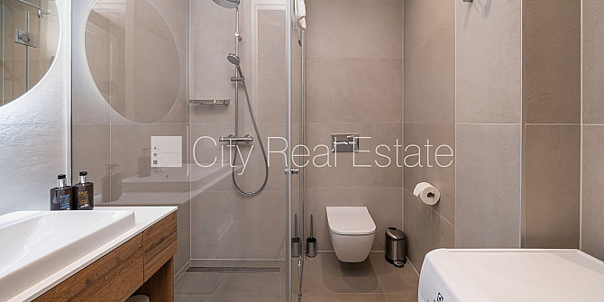 Новостройка, фасадный дом, благоустроенная озеленённая территория, подземная Юрмала - изображение 17