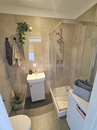 Fasādes māja, renovēta māja, slēgts pagalms, ieeja no ielas un pagalma, kāpņu telpa pēc Rīga - foto 8