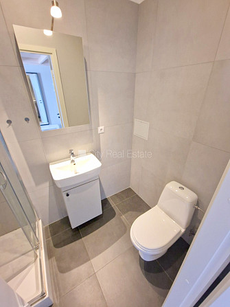 Fasādes māja, renovēta māja, slēgts pagalms, ieeja no ielas un pagalma, kāpņu telpa pēc Rīga - foto 13