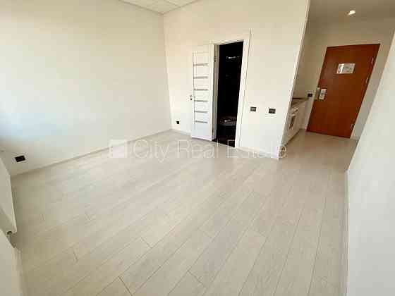 Фасадный дом, реновированный дом, закрытый двор, вход с улицы, лифт, лестничная Рига