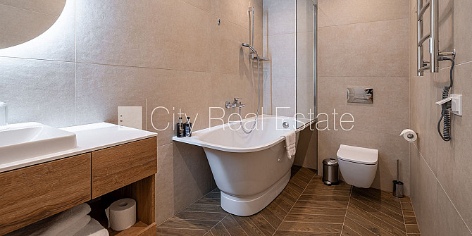 Новостройка, фасадный дом, зеленая территория, благоустроенная озеленённая Юрмала - изображение 13