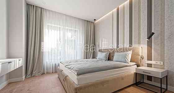 Новостройка, зеленая территория, благоустроенный озеленённый двор, территория Jūrmala