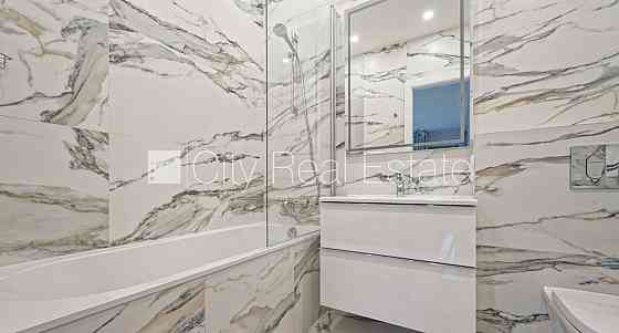 Новостройка, зеленая территория, благоустроенный озеленённый двор, территория Jūrmala