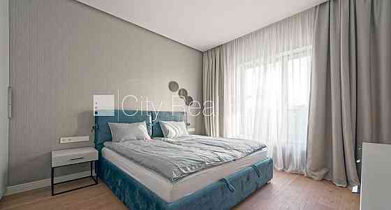 Новостройка, зеленая территория, благоустроенный озеленённый двор, территория Jūrmala