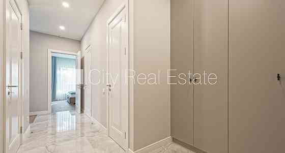 Новостройка, зеленая территория, благоустроенный озеленённый двор, территория Jūrmala