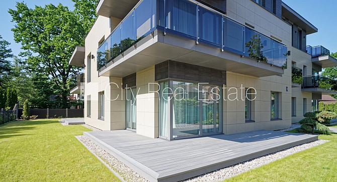 Новостройка, зеленая территория, благоустроенный озеленённый двор, территория Юрмала - изображение 8